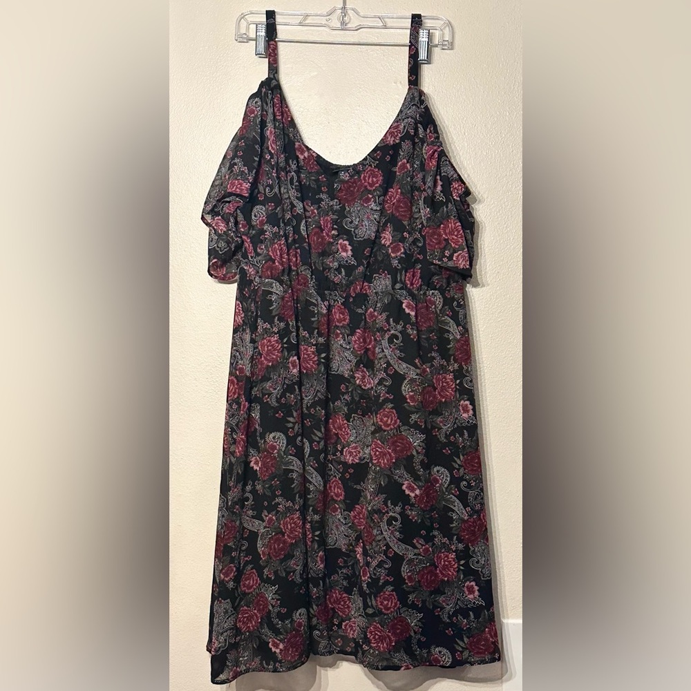 Torrid Floral Cold Shoulder Dress Black Paisley F… - image 1